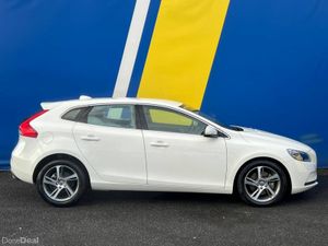 Volvo V40 D4 2.0D AUTO // LEATHER HEATED SEATS // - Image 2