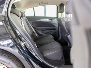 Opel Insignia GRAND SC-1.5 122PS MT6 DIE- MY22 - Image 3