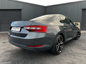 Skoda Superb 191’ Ambition 150BHP LOW MILEAGE - Image 4