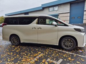 TOYOTA ALPHARD 2020 / 2.5 PETROL HYBRID / AUTO - Image 4