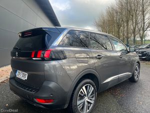 Peugeot 5008 2023 - Image 2