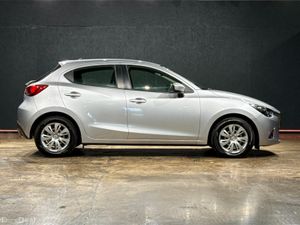 Mazda Demio SKYACTIV 1.3L AUTOMATIC - A/C CONTROLS - Image 3