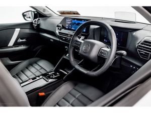 Citroen C4 MAX Hybrid Auto 145HP - Image 2
