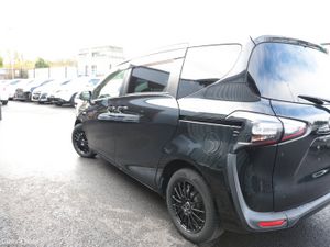 TOYOTA SIENTA 2017 BLACK HYBRID 7 SEATER - Image 3