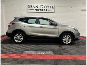 Nissan Qashqai 2015 1.2 Petrol Manual LOW KM - Image 4