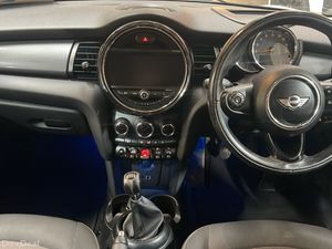 2016 Mini Cooper D 5-Door - Image 4