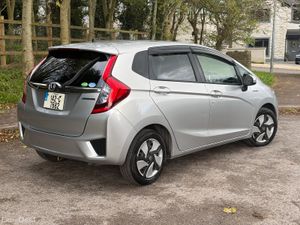 2014 HONDA FIT 1.5 AUTOMATIC HYBRID - Image 4