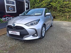 TOYOTA YARIS 1.5 HYBRID LUNA 4DR - Image 3