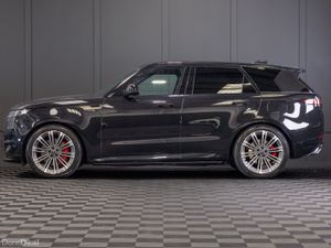 2024 Range Rover Sport P460e Dynamic SE - Image 3