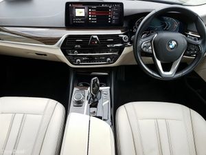 BMW 5-Series 520d SE - Image 4