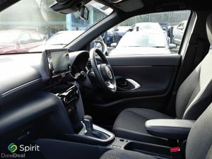 Toyota Yaris Cross AUTOMATIC LUNA SPORT  PHONE MIC - Image 4
