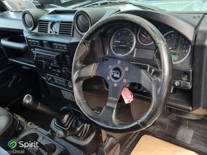 Land Rover Defender DEFENDER 90 2DR - Image 4