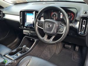 Volvo XC40 2.0D AUTO  AWD  MOMENTUM - Image 4