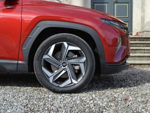 Hyundai Tucson 2WD Executive Plus HEV Auto - Image 3