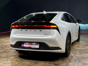 Toyota Prius 1.8 AUTOMATIC HYBRID - APPLE CAR PLAY - Image 4