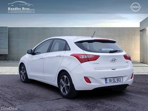 Hyundai i30 1.6 Diesel Deluxe Plus - Image 2
