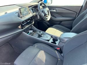 Nissan Qashqai 1.3 PET MILD HYBRID SV CVT - Image 4