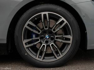 BMW 5-Series 530e M Sport - Image 4