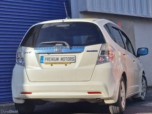 Honda fit Hybrid high spec - Image 3