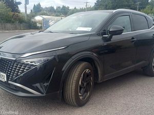 Nissan Qashqai 1.3i M/Hyb SV PREMIUM * LOW KM * - Image 3