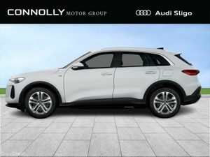 Audi Q5 SE SUV Petrol Plug-In Hybrid "Order Now fo - Image 3