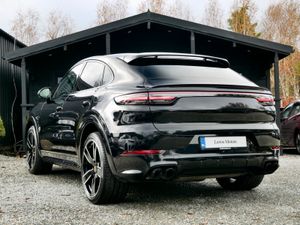 2022 Porsche Cayenne Turbo S **DEPOSIT TAKEN** - Image 4