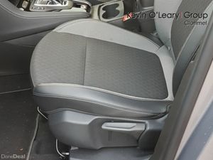 Opel Grandland Sri-1.2 130ps-pet-8spauto 4DR - Image 2