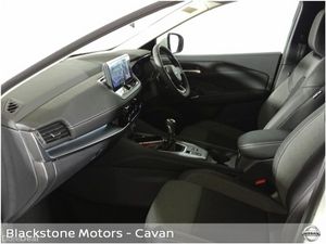 Nissan Qashqai 1.3 PET MILD HYBRID SV PREMIUM - Image 4