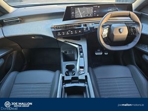 Peugeot 5008 New Model Allure. 73Kwh Electric. (7S - Image 4