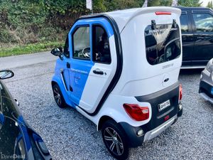 LMI Advertising Vehicle (221 REG) - Image 3