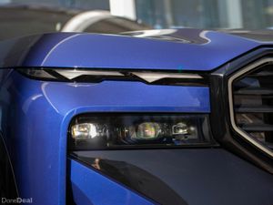 BMW XM 50e - Image 4