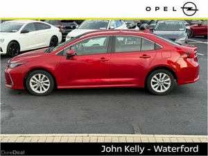 Toyota Corolla 1.8 Hybrid Luna Saloon - Image 3