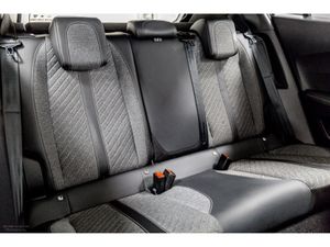 Peugeot 2008 E-Allure 50kWh 136HP - Image 4