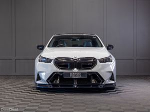 2025 BMW M5 (G90) - Image 2