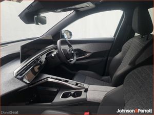 Peugeot 5008 1.2 Hybrid Automatic 136bhp Allure - Image 4