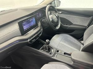 Skoda Octavia 2.0TDI SEL COMBI *5.9% APR* €65 P/W - Image 4