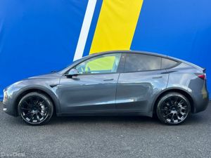 Tesla Model Y LONG RANGE DUAL MOTOR // PANORAMIC S - Image 4