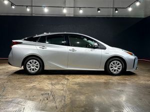 Toyota Prius HYBRID 1.8L AUTOMATIC - REVERSE CAMER - Image 3