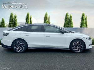 Volkswagen ID.7 PRO 77kWh 286HP (Panoramic Roof / - Image 4