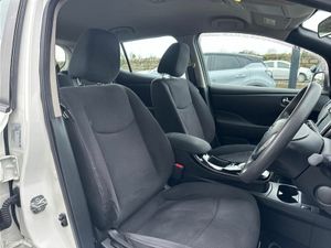 Nissan Leaf XE QC ELECTRIC ( MAIN DEALER) - Image 4