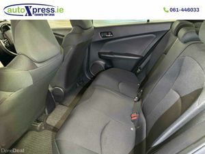 Toyota Prius E, Hybrid, Automatic, Reverse camera - Image 4