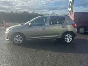 Dacia Sandero 1.5 dCi 90 SIGNATURE - Image 4