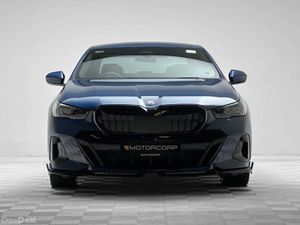 BMW 5-Series 530E M SPORT - Image 2