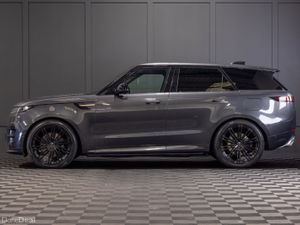 242 Range Rover Sport P460e Dynamic SE - Image 3