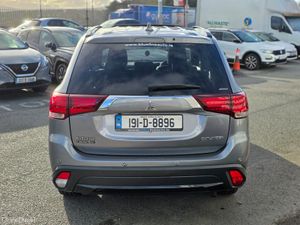 Mitsubishi Outlander 2.2 Diesel Blackline 7 Seater - Image 4