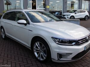 GTE ADVANCE HYBRID 5DR ESTATE AUTOMATIC //. 1 OWNE - Image 2