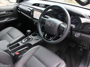 252 Hilux Invincible X * Roll cover and bars inc - Image 3