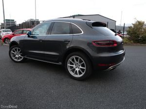 PORSCHE MACAN BLACK 2018 - Image 4