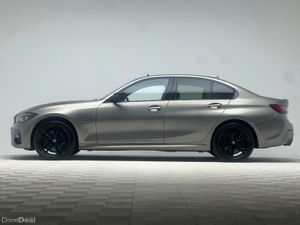 BMW 3-Series 330E M SPORT PRO ED XDRIVE *SUNROOF* - Image 4