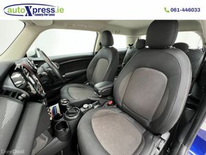 Mini Cooper 1.5 Automatic, Reversing camera - Image 4